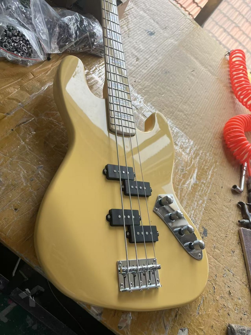 Bass Guitar Fretless - Aangepaste 4-snarige elektrische bas, crème body,