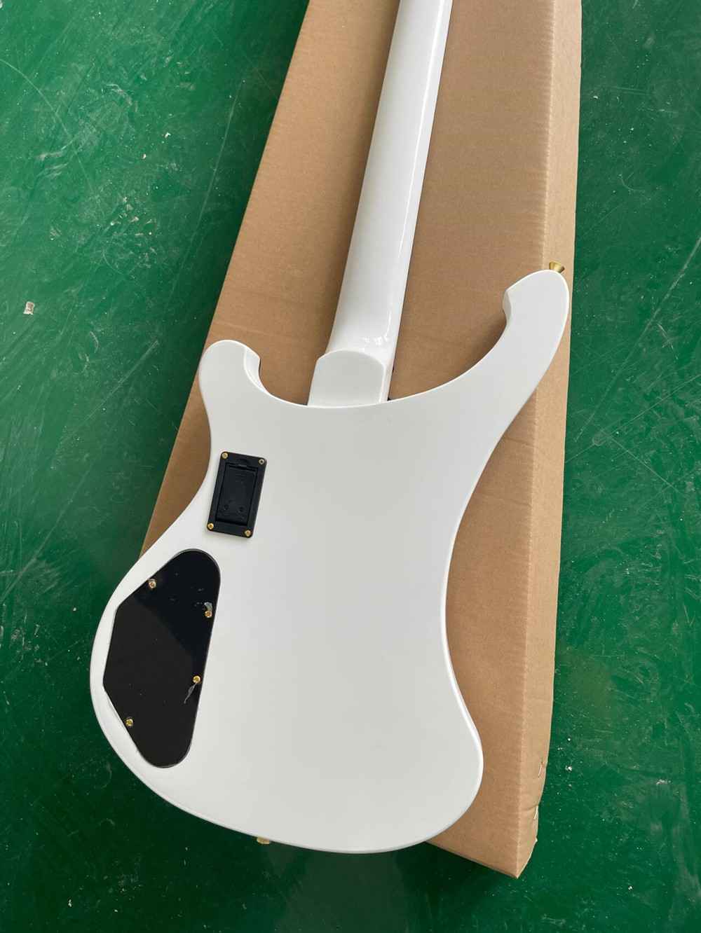 Witte 4-snarige elektrische ba - Bass Guitar Fretless recensie en prijs