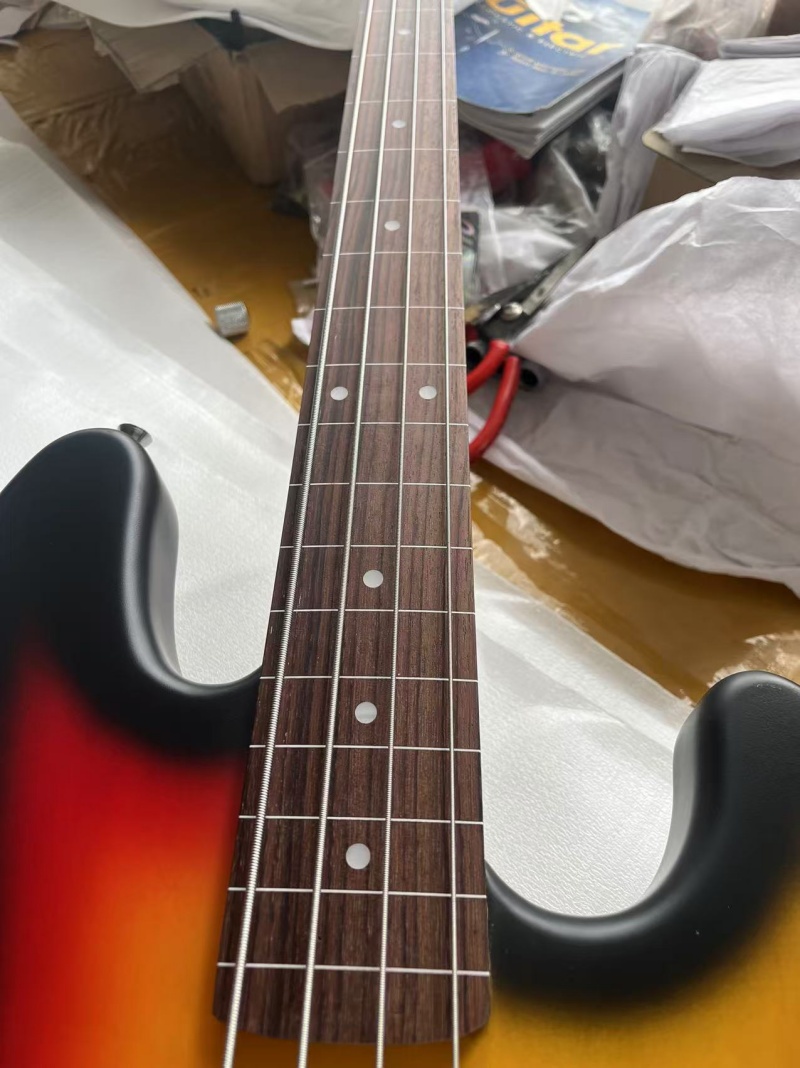 Gratis levering van hoogwaardi - Bass Guitar Fretless recensie en prijs
